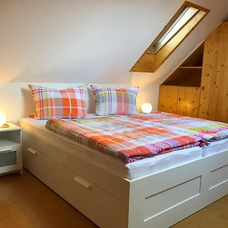 Faissbauernhof Apartamento *